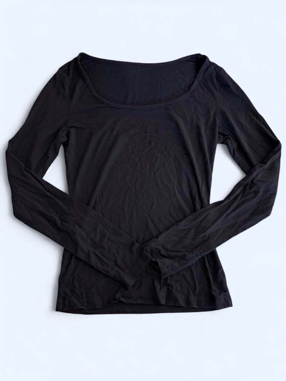 Women's Black Long Sleeve Scoop NeckWomen's Black Long Sleeve Scoop Neck T-Shirt